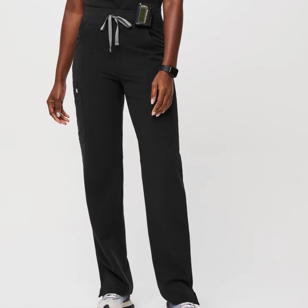 Figs Kade Cargo Scrub Pants black small petite